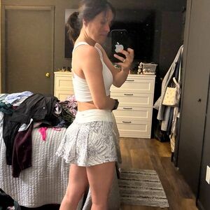 Lululemon White flower Patterned Skirt